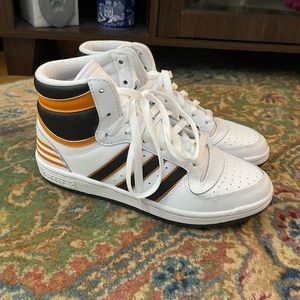 Adidas High Top Sneaker